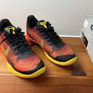 Nike KB Mentality II. Size 10 New in Box